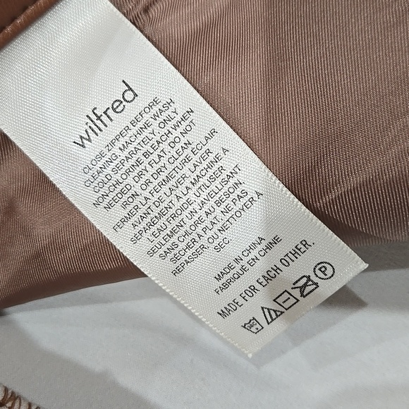 Aritzia Melina Cropped Pants - Picture 4 of 4
